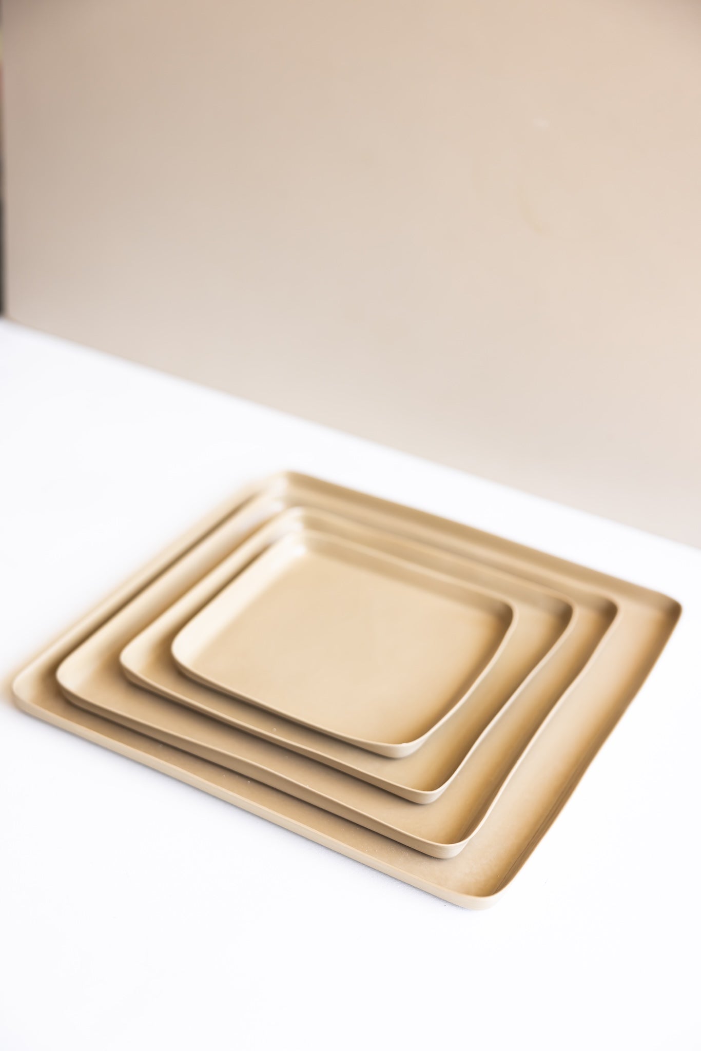 Tetra Square Plate Set